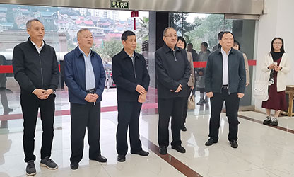 福建省政協(xié)副主席、省工商聯(lián)主席王光遠一行視察虹潤公司